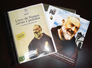 Livro de Intenções ao Correio do Padre Pio